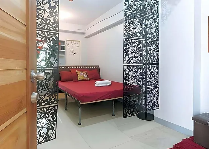 Hotel Budget Backpackers Transient House Near Naia By Reddoorz 3*