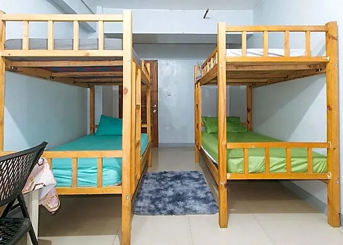 Budget Backpackers Transient House Near Naia By Reddoorz Hotel 3*